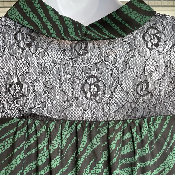 Torrid Women's‎ Green Georgette Lace Leopard Blouse Size 4X Flowy Going Out - Picture 12 of 12